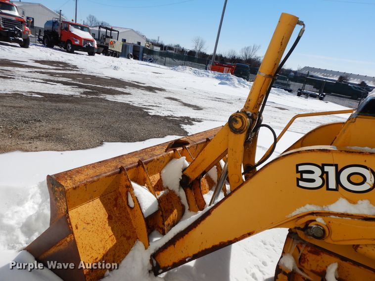 image for item GG9436 2005 John Deere 310G  backhoe
