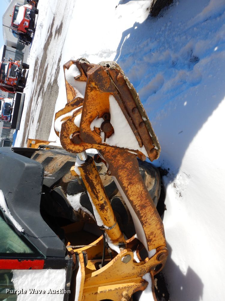 image for item GG9436 2005 John Deere 310G  backhoe