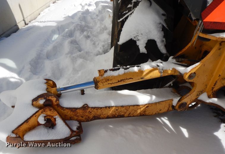 image for item GG9436 2005 John Deere 310G  backhoe