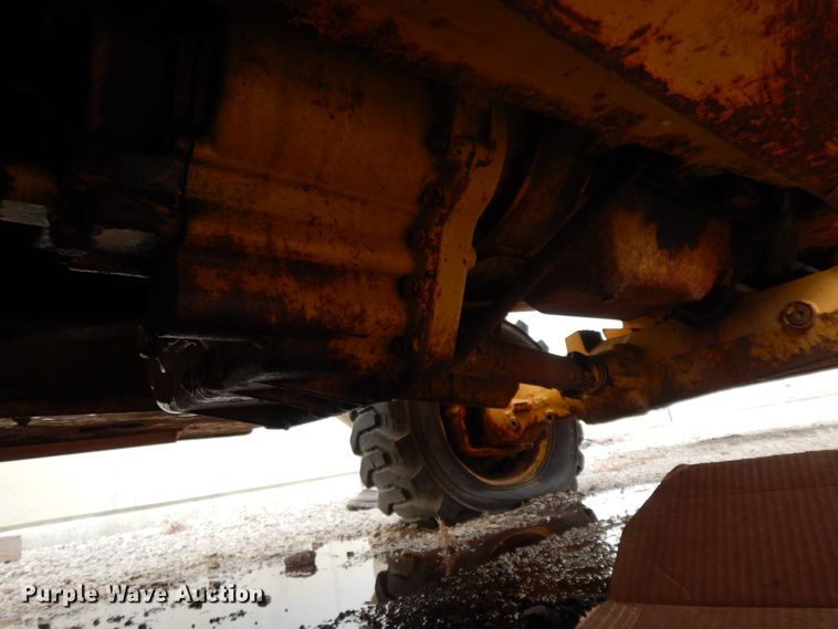 image for item GG9436 2005 John Deere 310G  backhoe