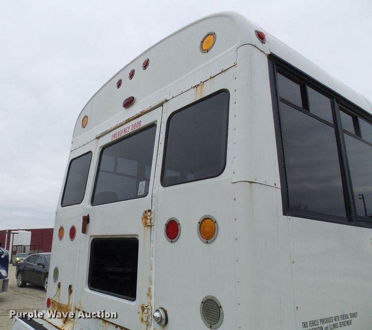 image for item DC2840 2004 International PC015  shuttle bus