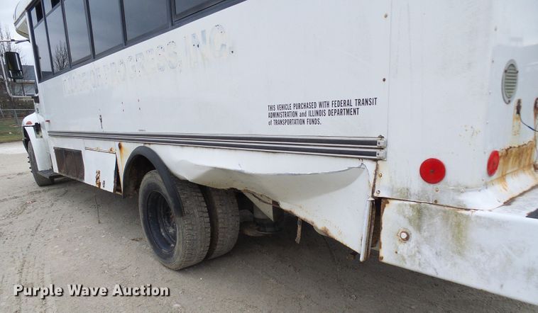 image for item DC2840 2004 International PC015  shuttle bus