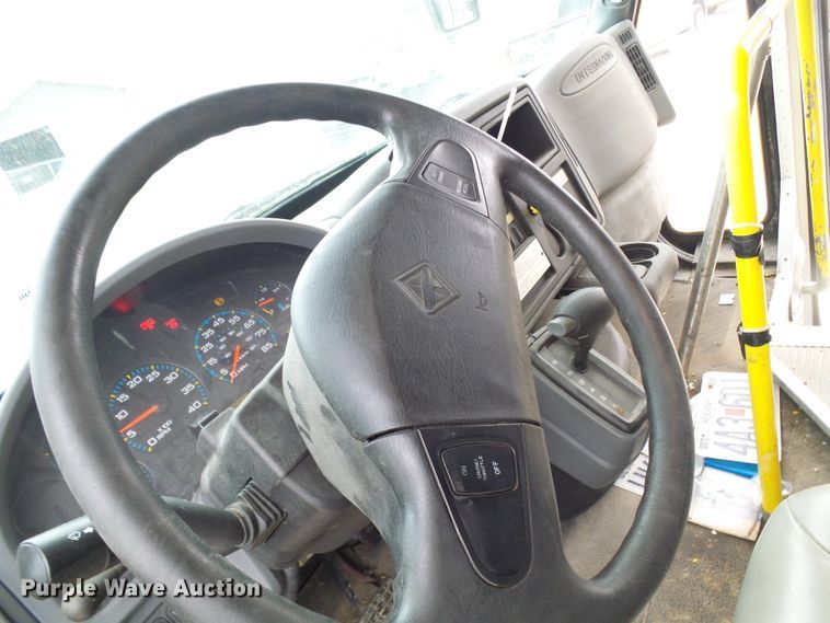 image for item DC2840 2004 International PC015  shuttle bus