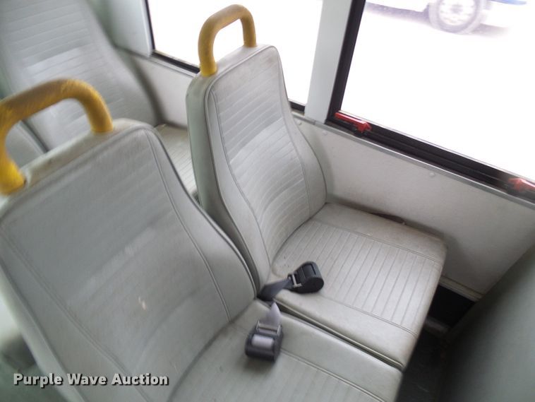 image for item DC2840 2004 International PC015  shuttle bus