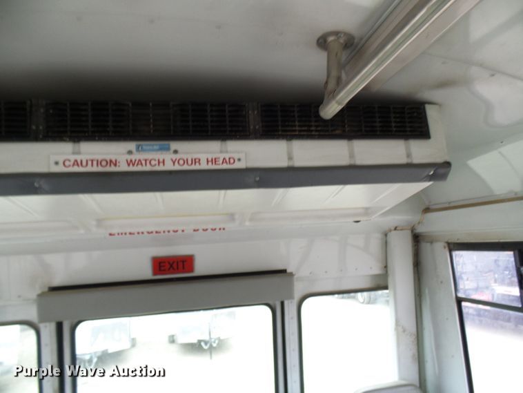 image for item DC2840 2004 International PC015  shuttle bus