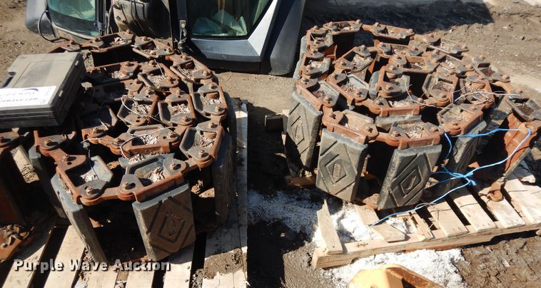 image for item DF6758 12"W skid steer tracks