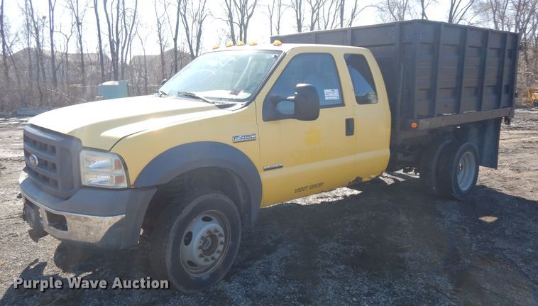 image for item DF6761 2005 Ford F450  flat dump bed truck