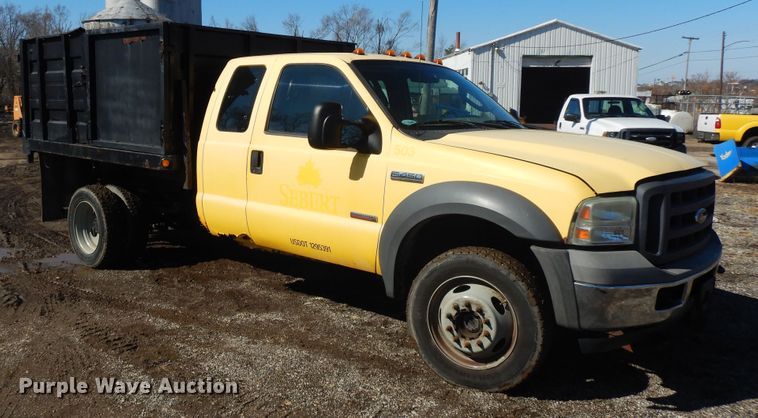 image for item DF6761 2005 Ford F450  flat dump bed truck