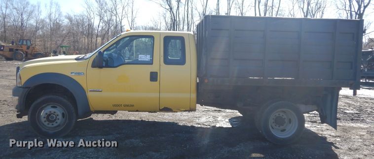 image for item DF6761 2005 Ford F450  flat dump bed truck