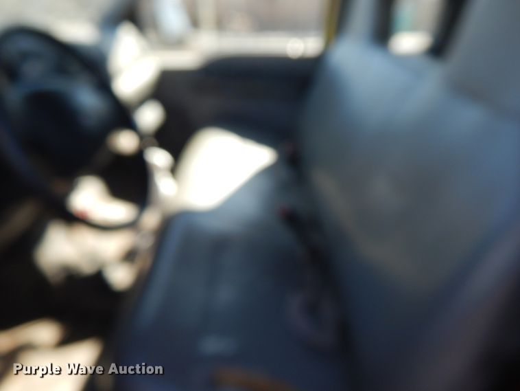 image for item DF6761 2005 Ford F450  flat dump bed truck