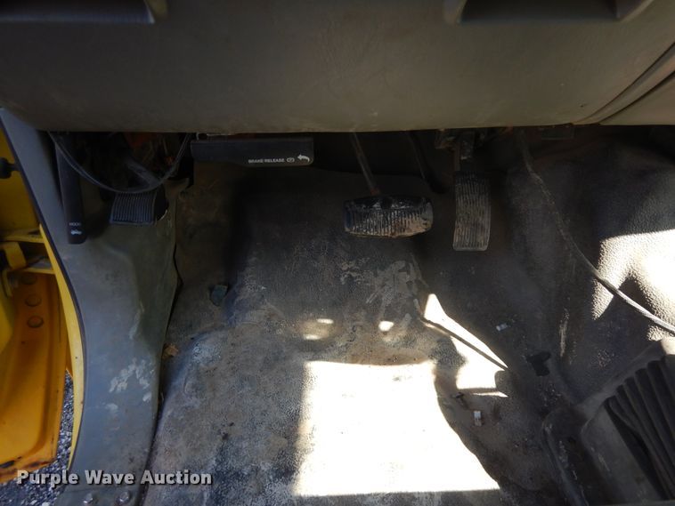 image for item DF6761 2005 Ford F450  flat dump bed truck