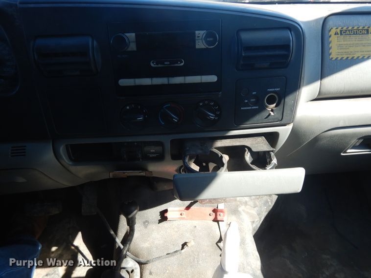 image for item DF6761 2005 Ford F450  flat dump bed truck