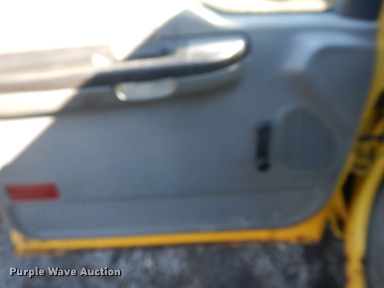 image for item DF6761 2005 Ford F450  flat dump bed truck