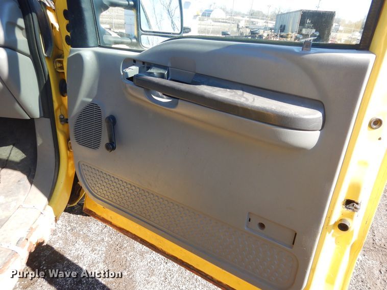 image for item DF6761 2005 Ford F450  flat dump bed truck