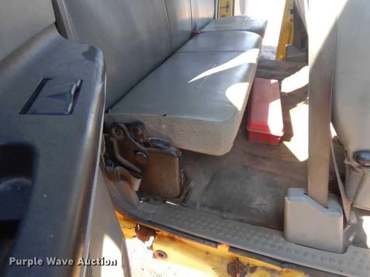 image for item DF6761 2005 Ford F450  flat dump bed truck