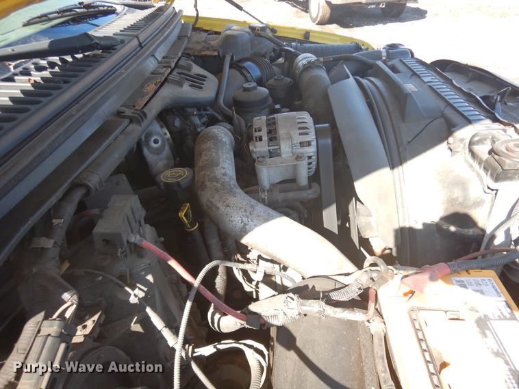 image for item DF6761 2005 Ford F450  flat dump bed truck