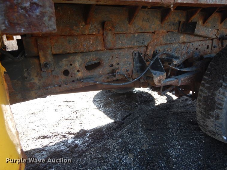 image for item DF6761 2005 Ford F450  flat dump bed truck