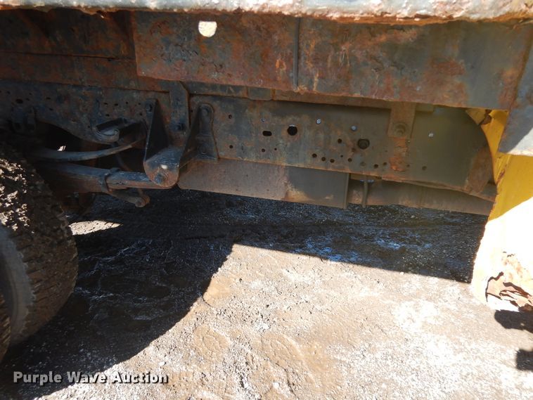 image for item DF6761 2005 Ford F450  flat dump bed truck