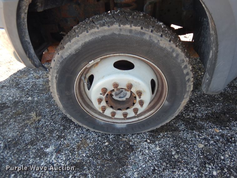 image for item DF6761 2005 Ford F450  flat dump bed truck