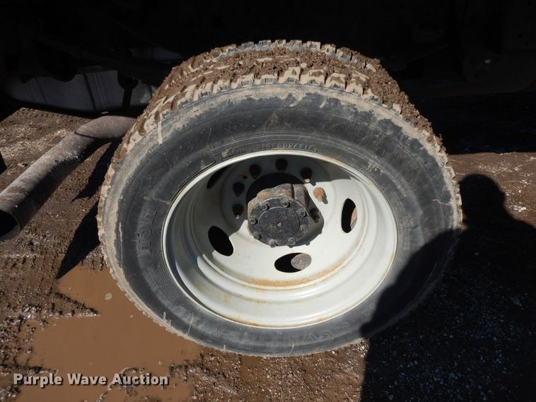 image for item DF6761 2005 Ford F450  flat dump bed truck