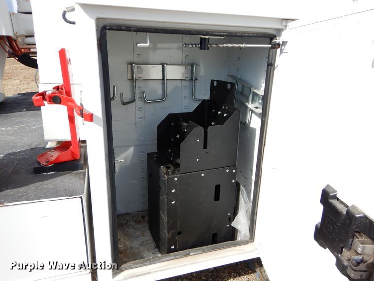 image for item DI8495 2016 Altec utility bed with frame