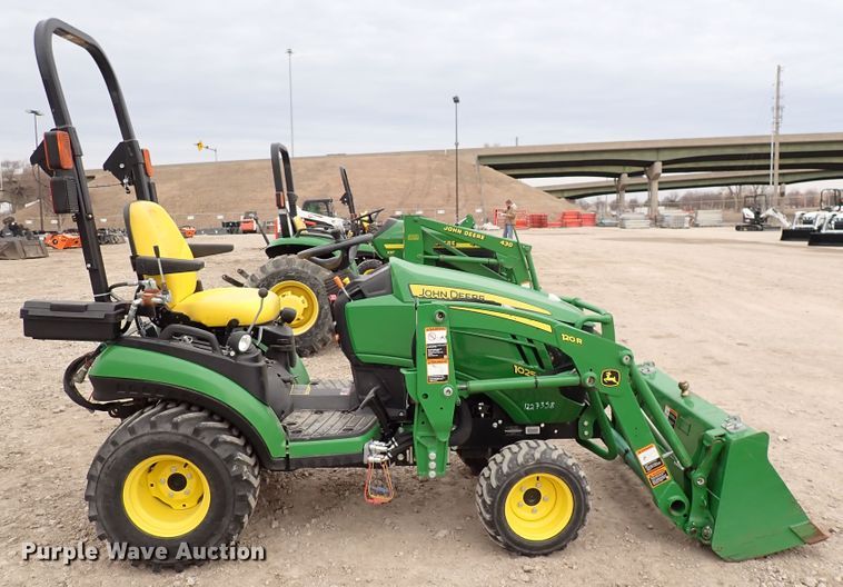 image for item DJ0060 2017 John Deere 1025R  MFWD tractor