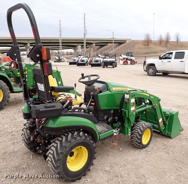 image for item DJ0060 2017 John Deere 1025R  MFWD tractor