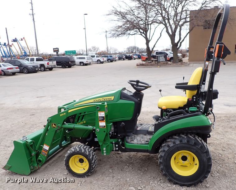 image for item DJ0060 2017 John Deere 1025R  MFWD tractor