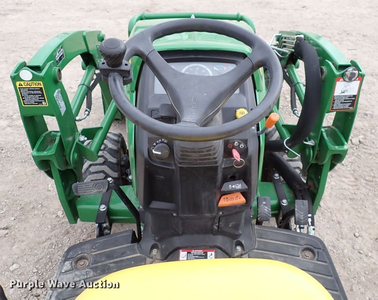 image for item DJ0060 2017 John Deere 1025R  MFWD tractor