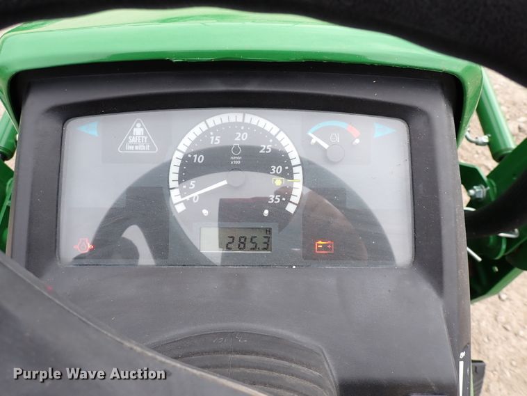 image for item DJ0060 2017 John Deere 1025R  MFWD tractor