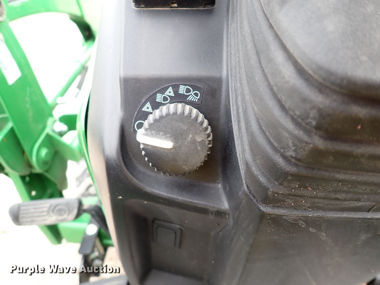 image for item DJ0060 2017 John Deere 1025R  MFWD tractor