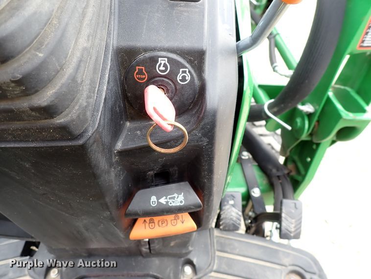 image for item DJ0060 2017 John Deere 1025R  MFWD tractor