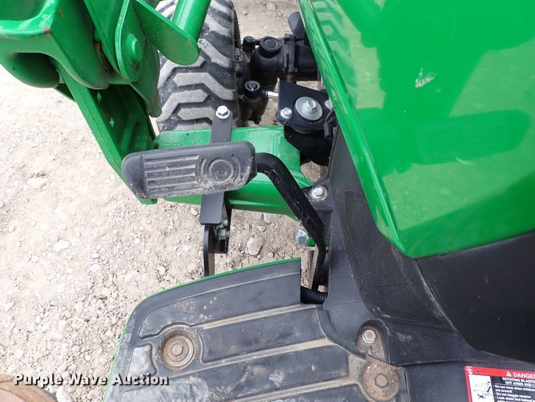 image for item DJ0060 2017 John Deere 1025R  MFWD tractor