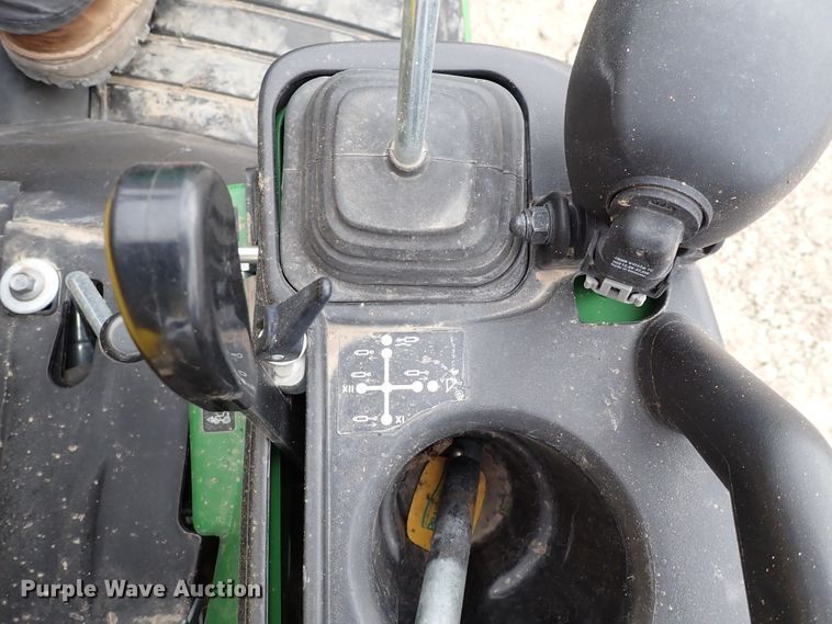 image for item DJ0060 2017 John Deere 1025R  MFWD tractor