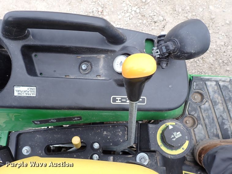 image for item DJ0060 2017 John Deere 1025R  MFWD tractor