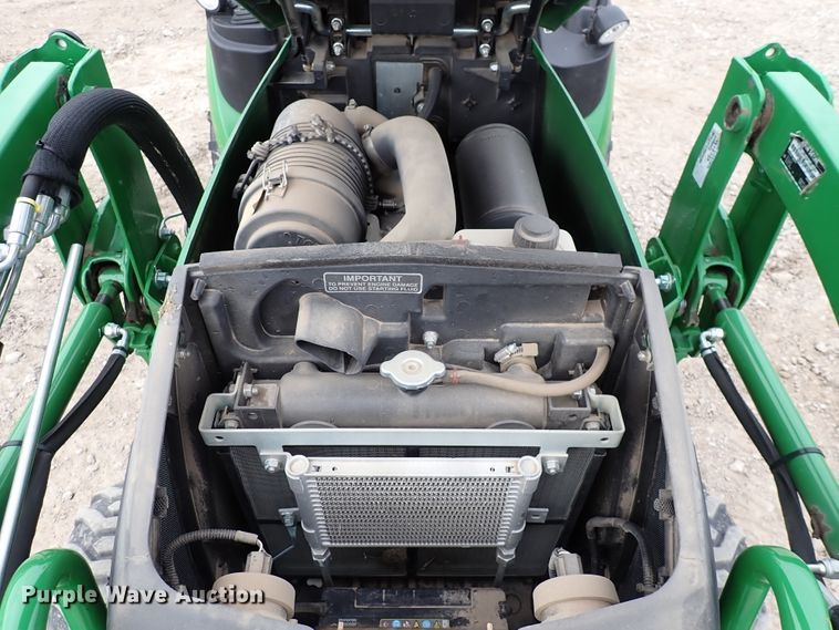 image for item DJ0060 2017 John Deere 1025R  MFWD tractor