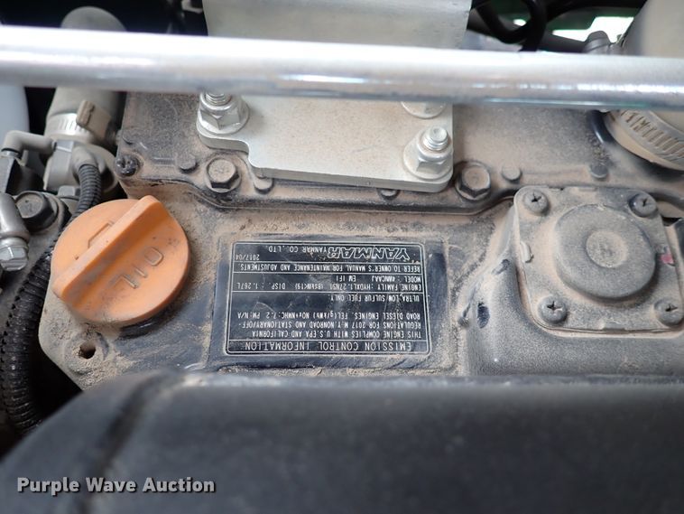 image for item DJ0060 2017 John Deere 1025R  MFWD tractor