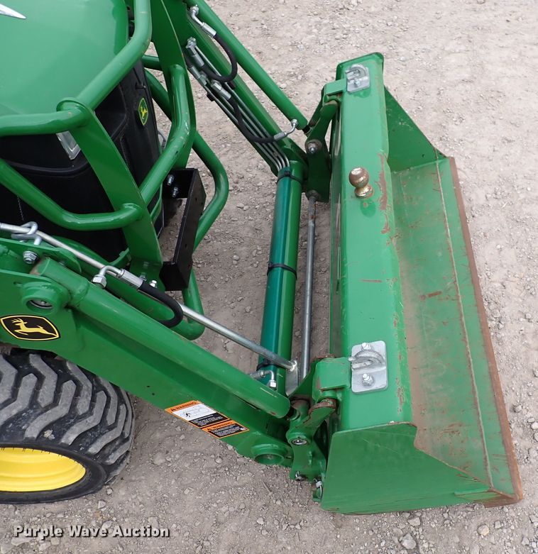 image for item DJ0060 2017 John Deere 1025R  MFWD tractor
