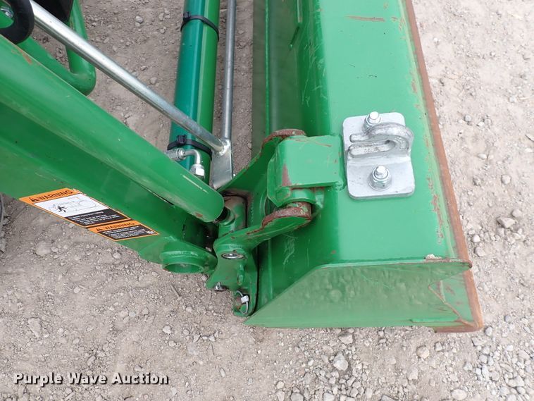 image for item DJ0060 2017 John Deere 1025R  MFWD tractor