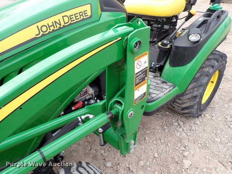 image for item DJ0060 2017 John Deere 1025R  MFWD tractor