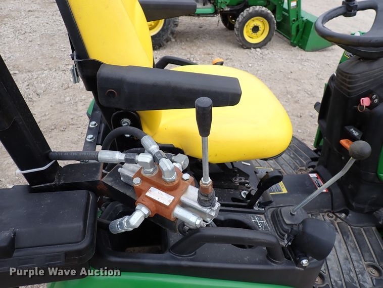 image for item DJ0060 2017 John Deere 1025R  MFWD tractor