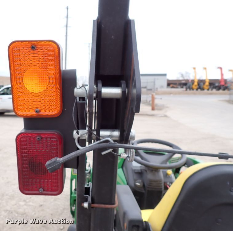 image for item DJ0060 2017 John Deere 1025R  MFWD tractor