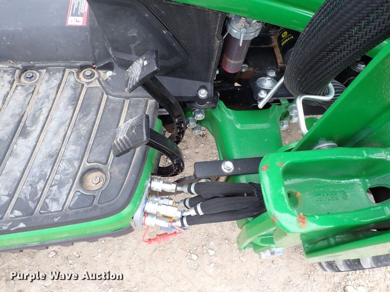 image for item DJ0060 2017 John Deere 1025R  MFWD tractor