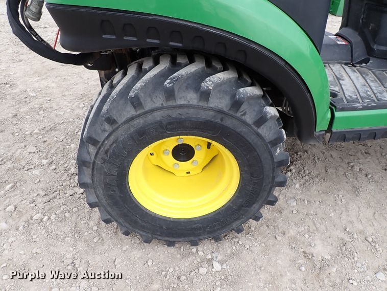 image for item DJ0060 2017 John Deere 1025R  MFWD tractor