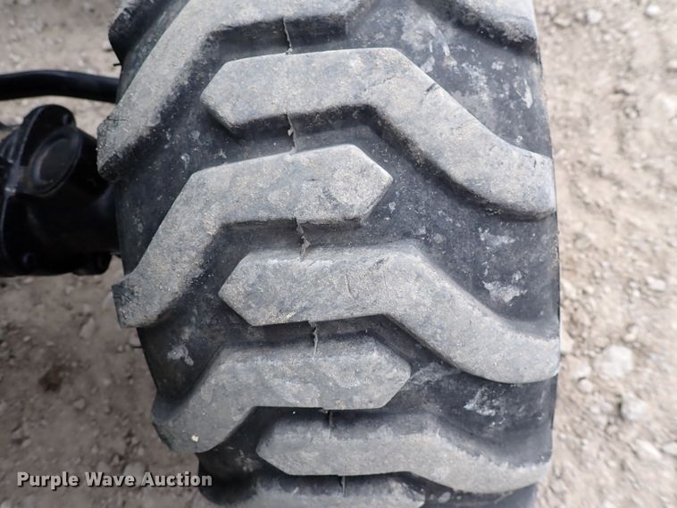 image for item DJ0060 2017 John Deere 1025R  MFWD tractor