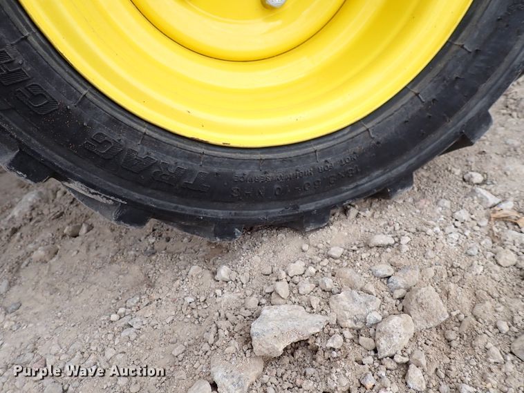 image for item DJ0060 2017 John Deere 1025R  MFWD tractor