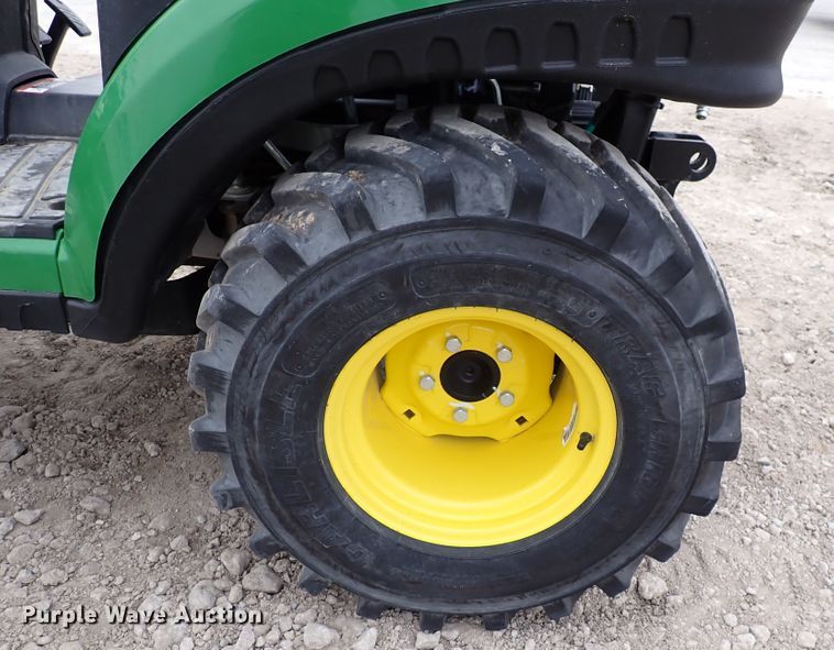 image for item DJ0060 2017 John Deere 1025R  MFWD tractor