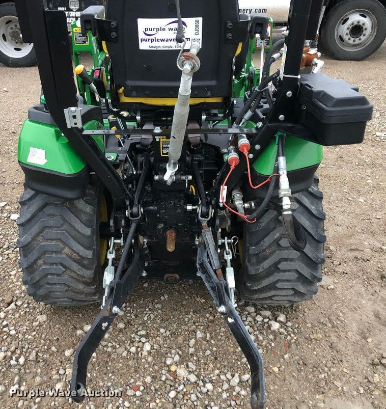 image for item DJ0060 2017 John Deere 1025R  MFWD tractor