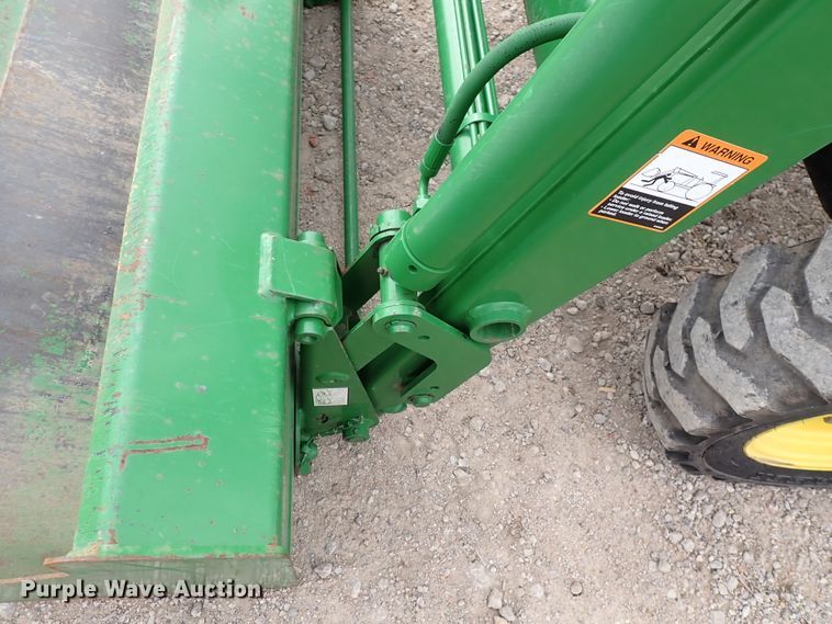 image for item DJ0061 2001 John Deere 4400  MFWD tractor