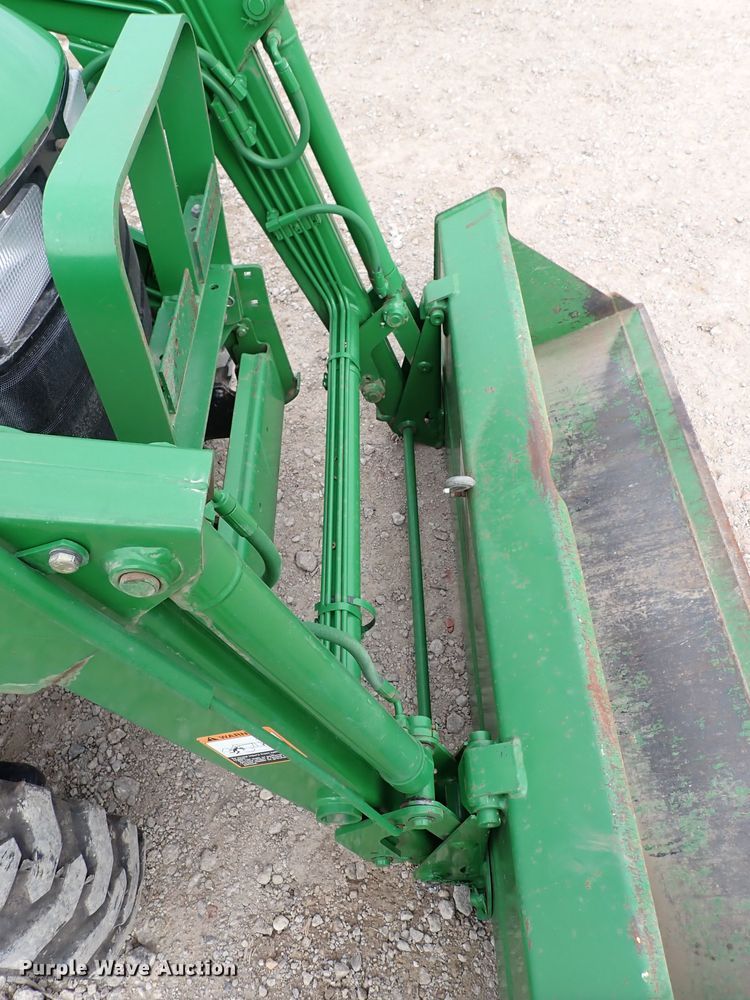 image for item DJ0061 2001 John Deere 4400  MFWD tractor